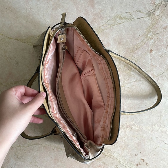 y2k vintage Guess handbag with silver hardware - Picture 7 of 8